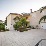 Gomila Bed & Breakfast