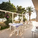 Gomila Bed & Breakfast 3*