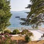 Gomila Bed & Breakfast 3*