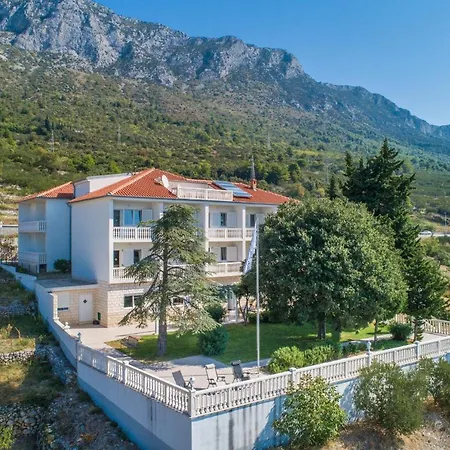 Oda ve Kahvaltı Gomila