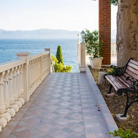 Oda ve Kahvaltı Gomila