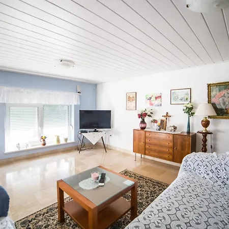 Gomila Bed & Breakfast