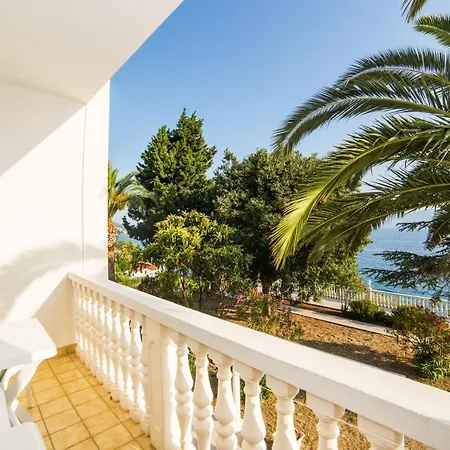 Gomila krevet i doručak